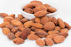 Vitamin E is a potent antioxidant and can be found in a range of seeds and nuts. 